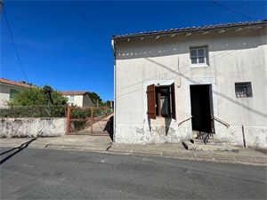 maison-villa à la vente -   86400  CIVRAY, surface 63 m2 vente maison-villa - APR741234